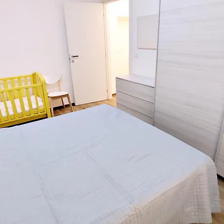 Quadrilocale Ristrutturato A 30 M Dal Mare Apartment